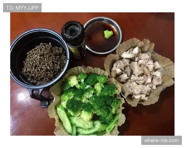 潘展乐这训练强度，一天四练还啃鸡胸肉，真不怕把自己练没电了？